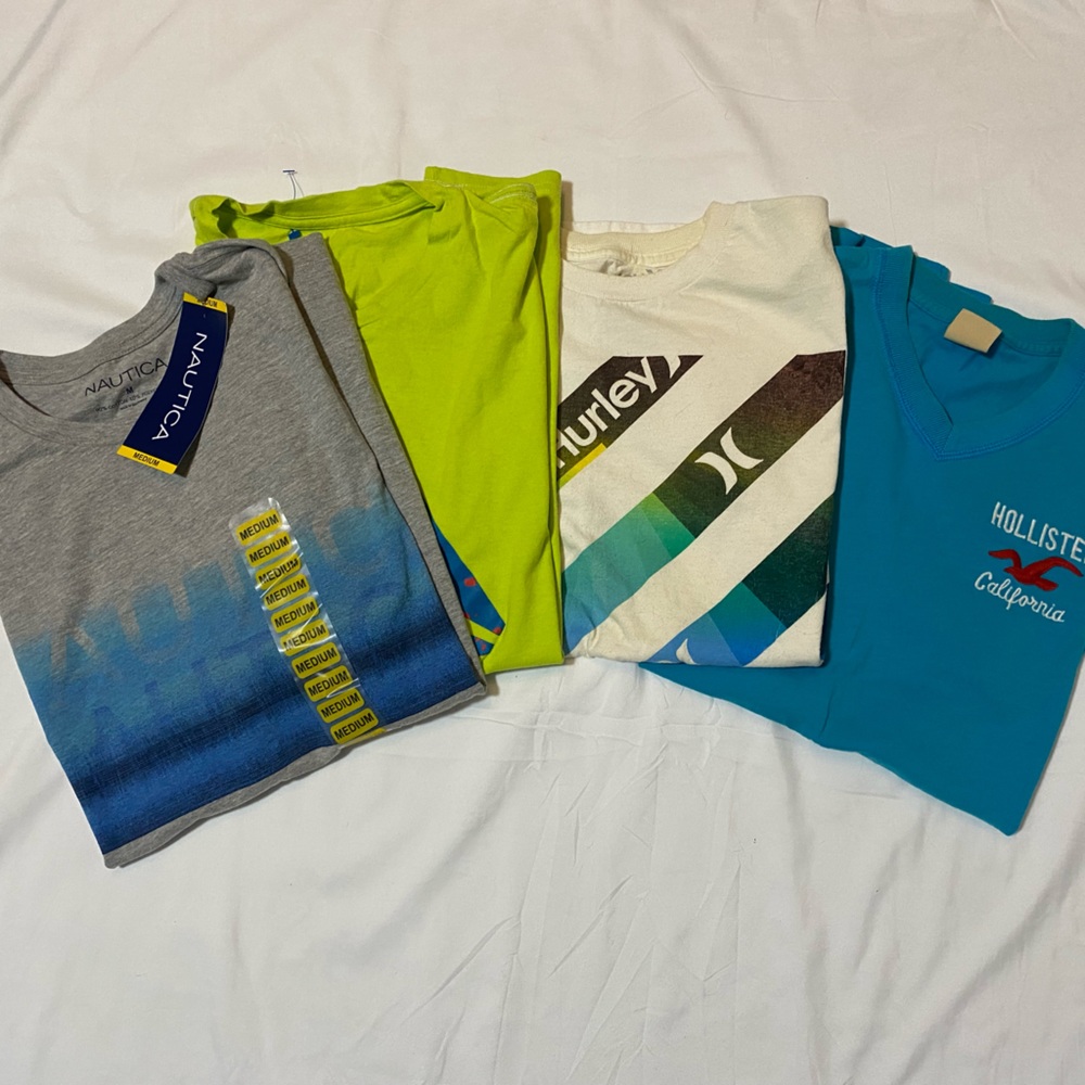 Men’s graphic tees lot of 4, short sleeve size M/L Hollister, Hurley, Reebok